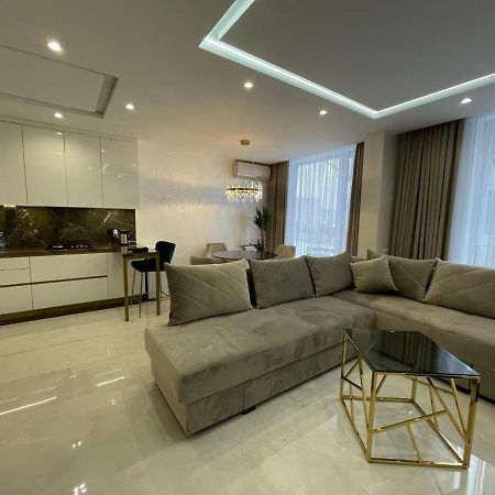 Apartments Vip Avalon Lviv Eksteriør bilde