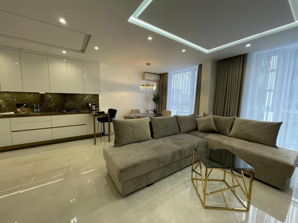 Apartments Vip Avalon Lviv Eksteriør bilde