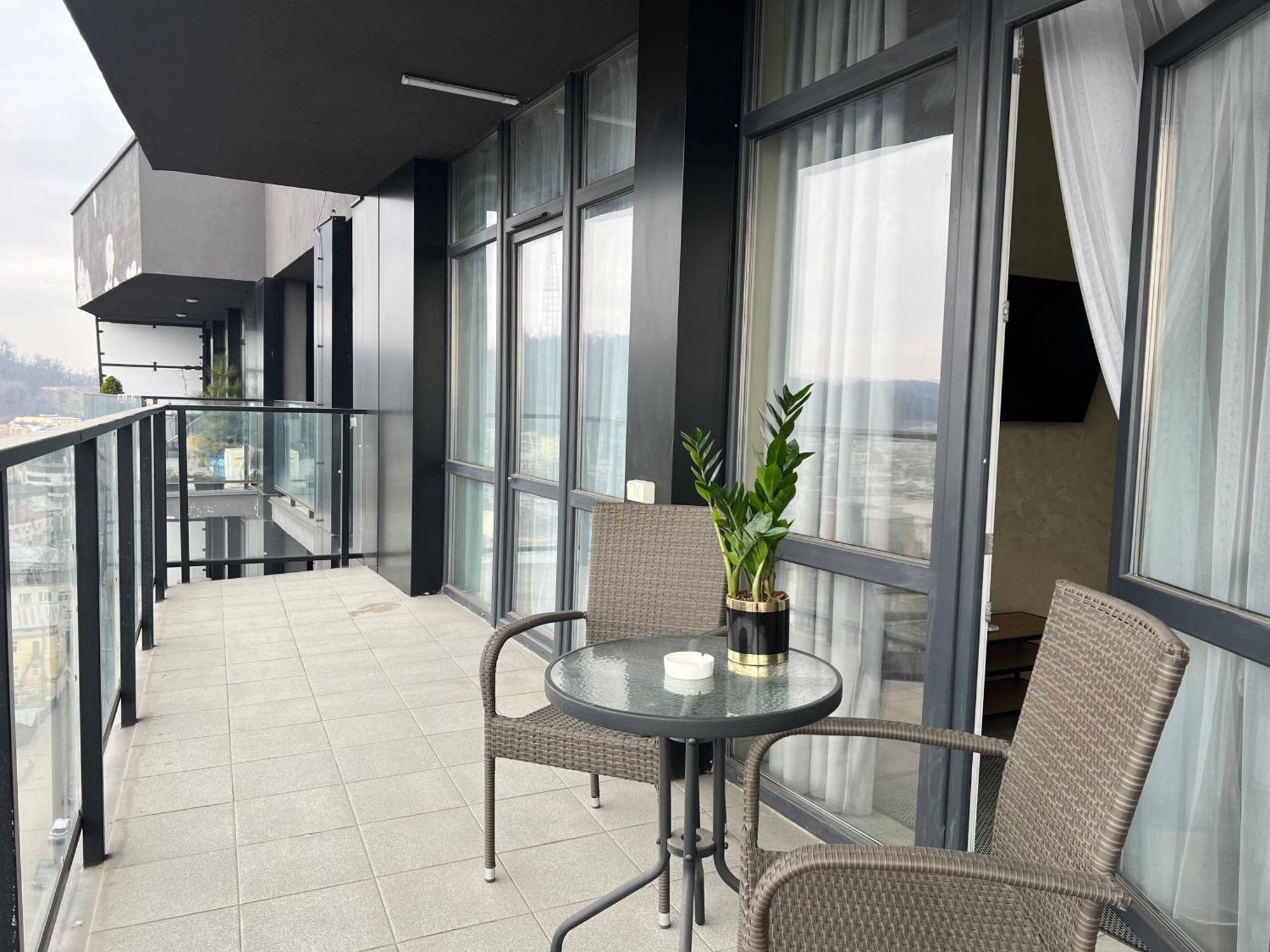 Apartments Vip Avalon Lviv Eksteriør bilde